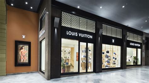 louis vuitton bologna orari|Louis Vuitton italia.